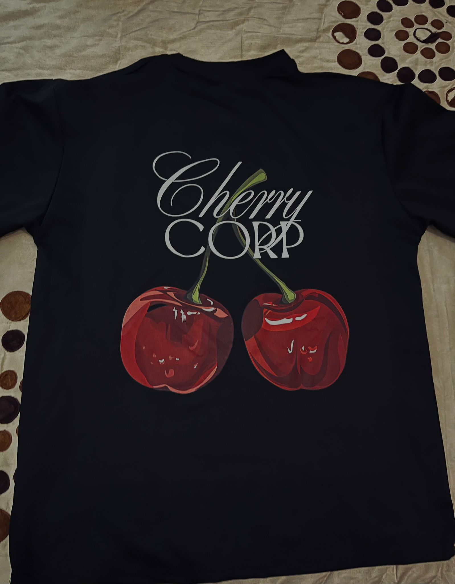 Camiseta Cherry Corp Negra